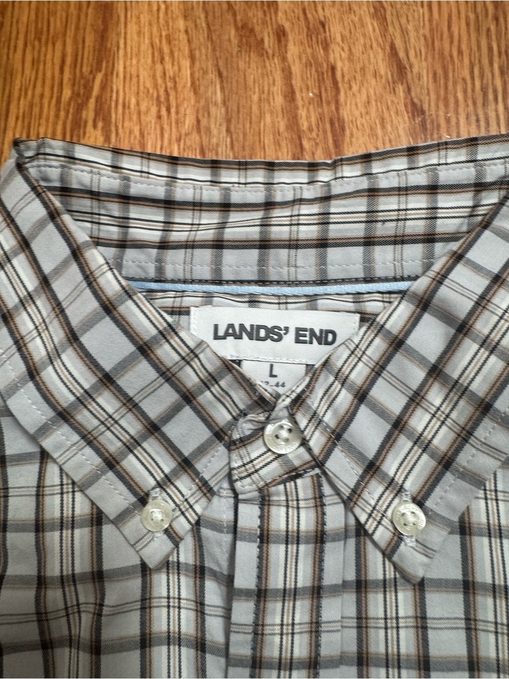 Lands' End Men's Plaid Button-Down Shirt in Gray and Tan - Picture 2 of 3